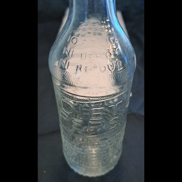 Vintage Diet Pepsi-Cola/Pepsi Bottle - Picture 4 of 6